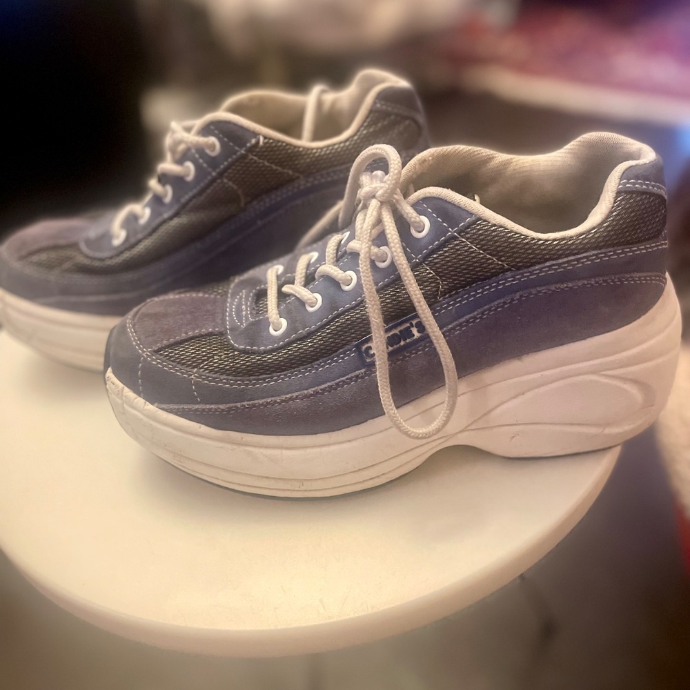 CANDIES BLUE AND WHITE SNEAKERS Y2K RETRO COOL, WOMENS 8.5